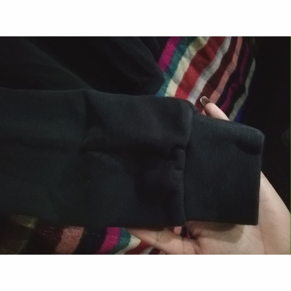 🎄🎁Adidas black sweatshirt, a bit baggy looks so classy ❤️ ❤️ UK S-UK M - Picture 4 of 5